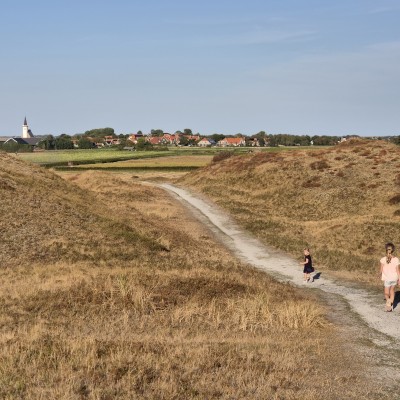 Door de duinen struinen.