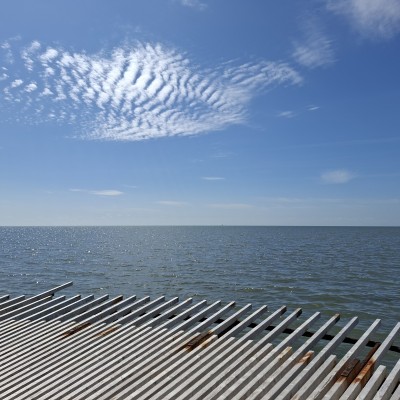 De lucht vanaf 'De Streken' kunstwerk op Terschelling