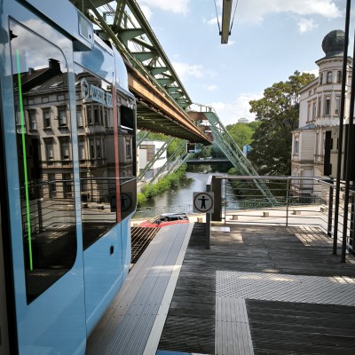 Hangende tram Vohbahn
