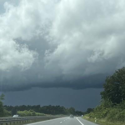 Dreigende lucht onderweg naar huis