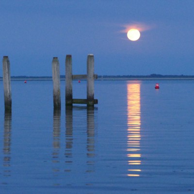 volle maan vanaf Schiermonnikoog