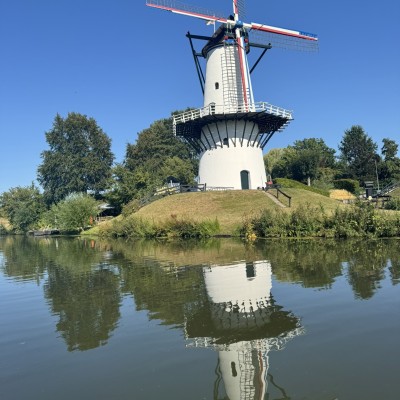 Witte molen dubbel zien