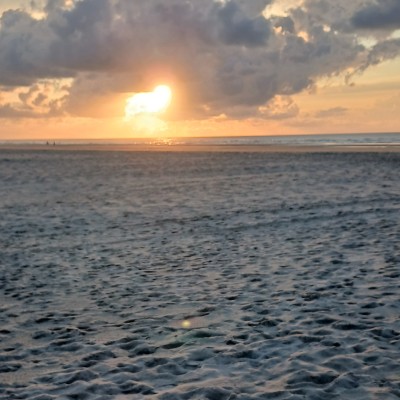 Ondergaande zon bij Midsland aan Zee