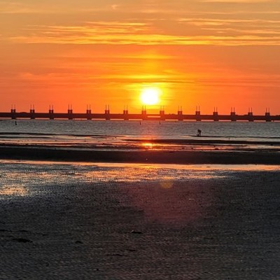Zonsondergang met Neeltje Jans op de achtergrond
