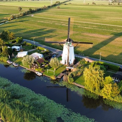 Molen bij zonsondergang