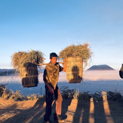 Zonsopkomst bij de Bromovulkaan