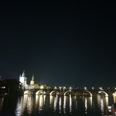 Karelsbrug Praag bij nacht