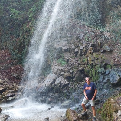 Verkoeling bij de waterval